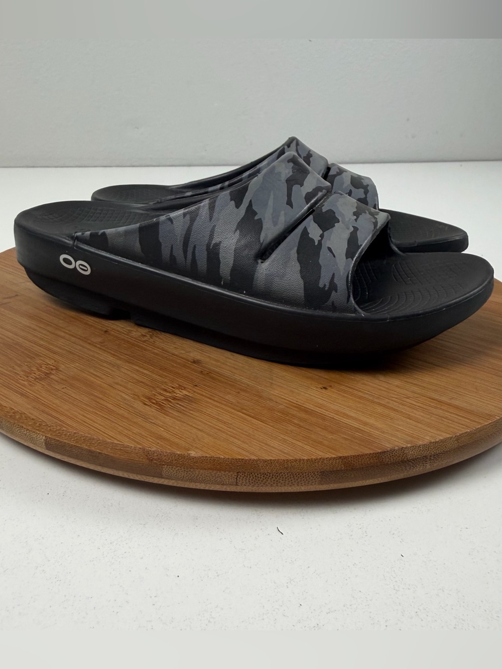 OOFOS OOahh Slide Sandals in Black and Gray Camo